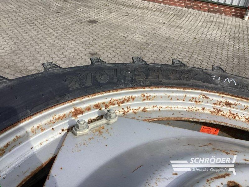 Fendt PFLEGERÄDER 270/95 R48 + 11.2 R32 BKT