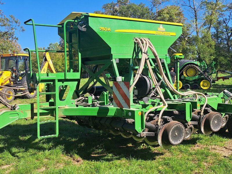 John Deere 750A