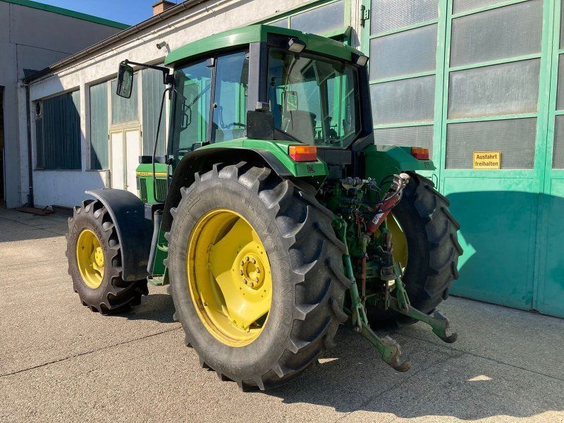 John Deere 6400
