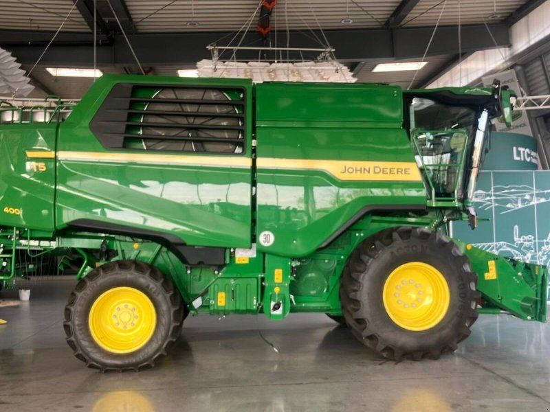 John Deere T5 400
