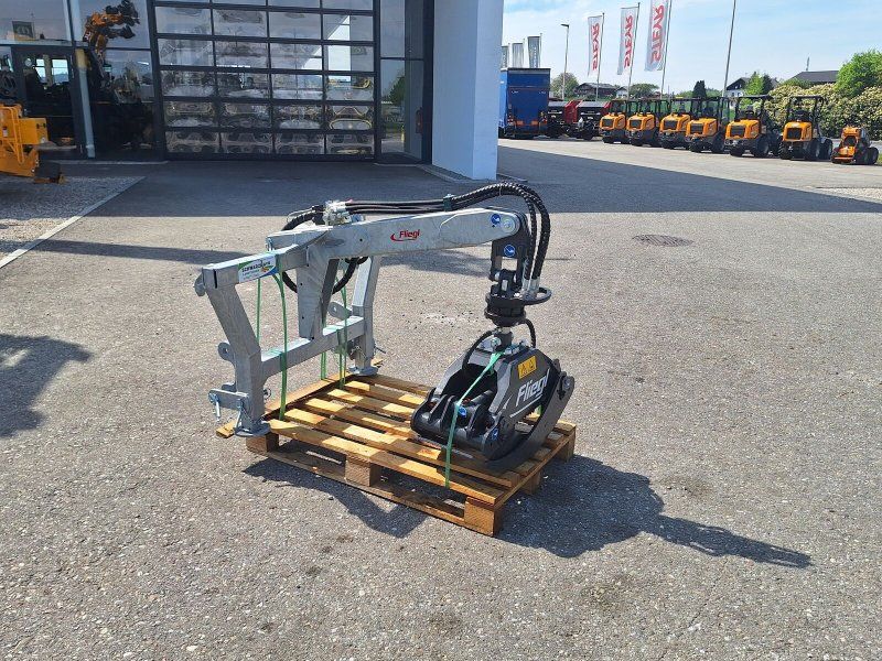 Fliegl AgroCenter Rückezange 130 U