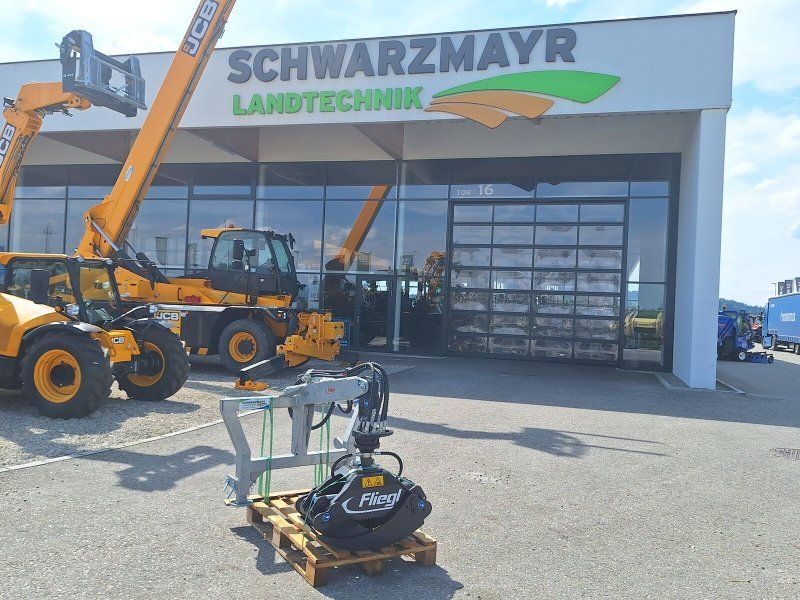 Fliegl AgroCenter Rückezange 130 U