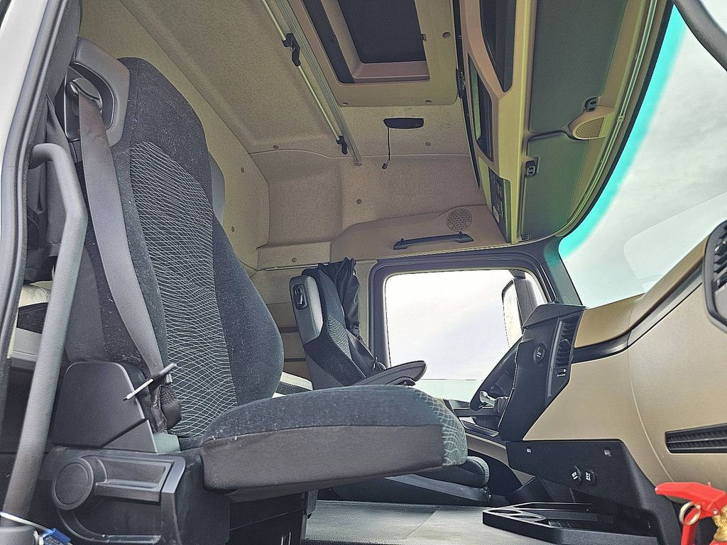 MERCEDES-BENZ ACTROS 1843