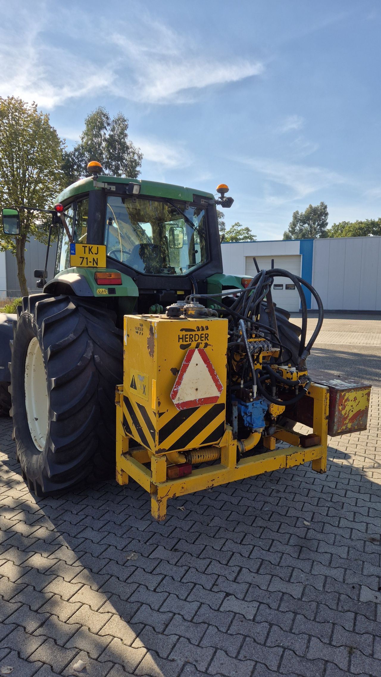 JOHN DEERE 6810 PQ+, kruip, airco, TLS, Herder MBK135LSH maaiarm