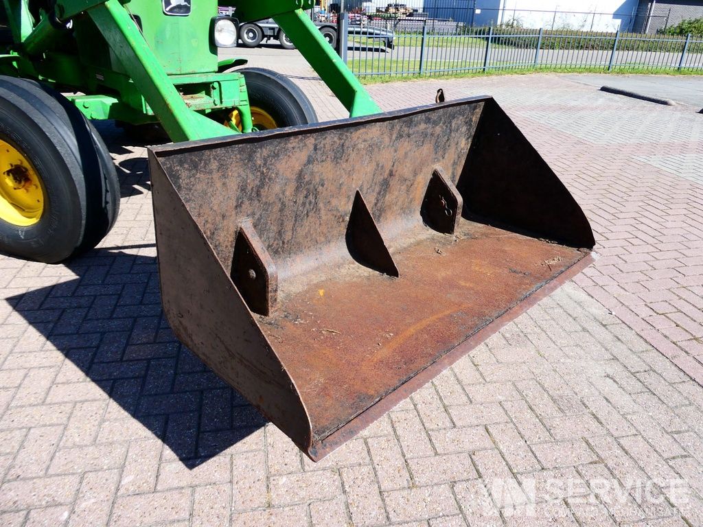 John Deere 2130 2wd
