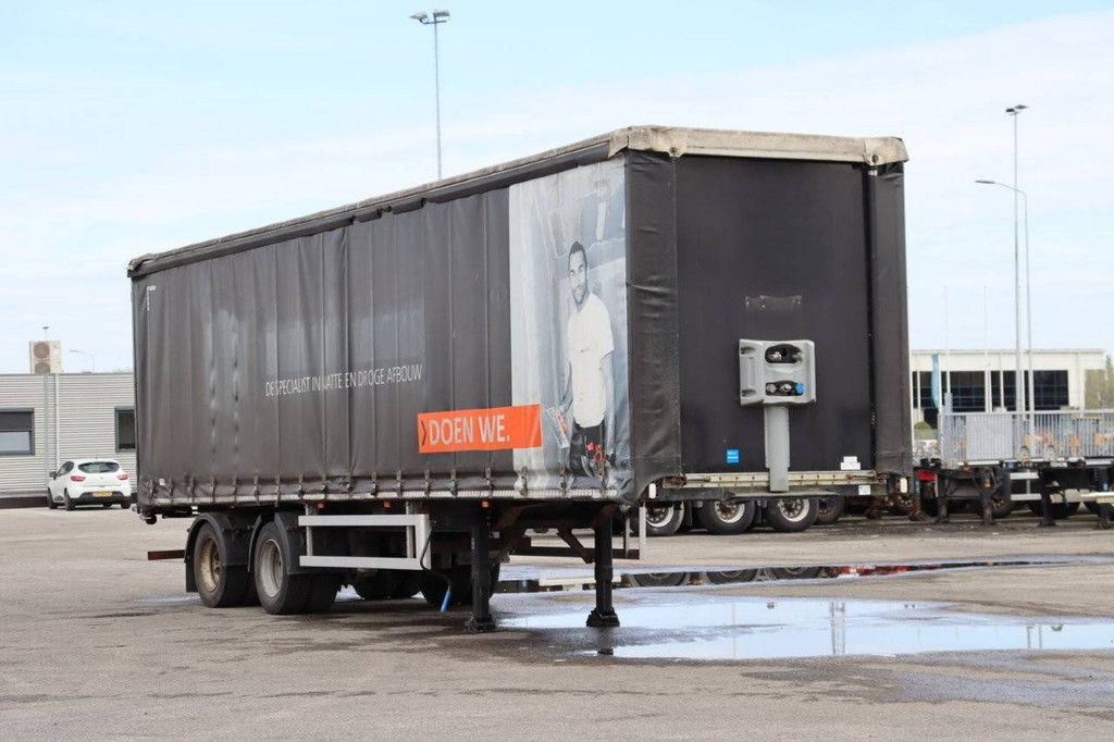 Happy Trailer OR 35-220, Baujahr 2008, Sattelauflieger mit Planenaufbau