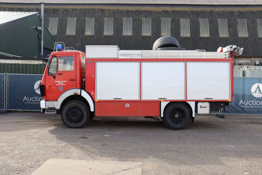 Feuerwehrauto Mercedes-Benz 1019 AF Diesel 192 PS 1983