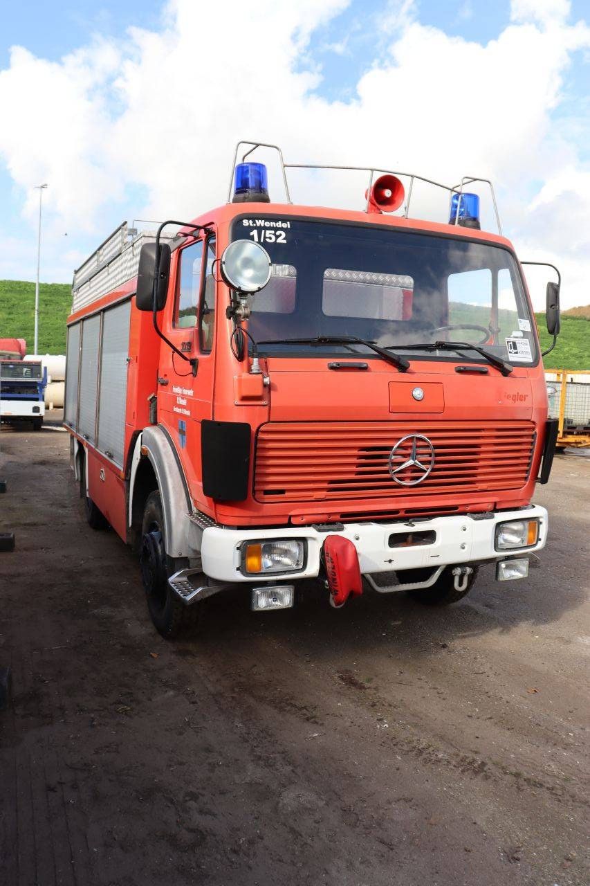 Feuerwehrauto Mercedes-Benz 1019 AF Diesel 192 PS 1983
