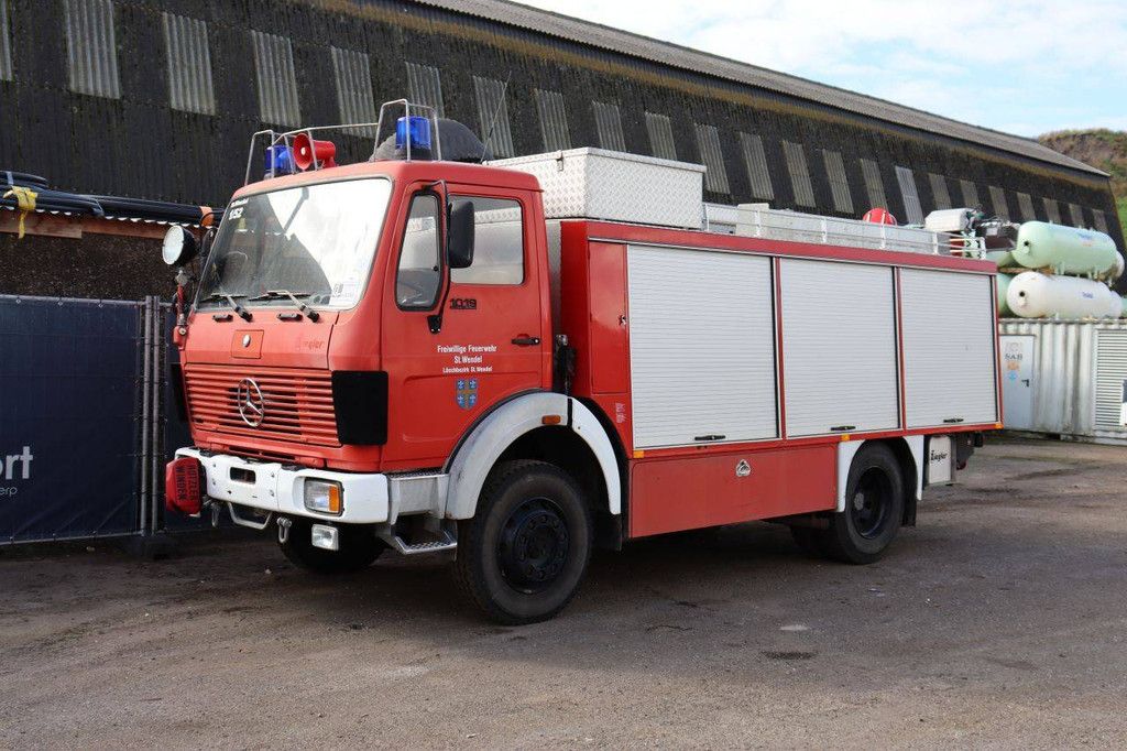 Feuerwehrauto Mercedes-Benz 1019 AF Diesel 192 PS 1983