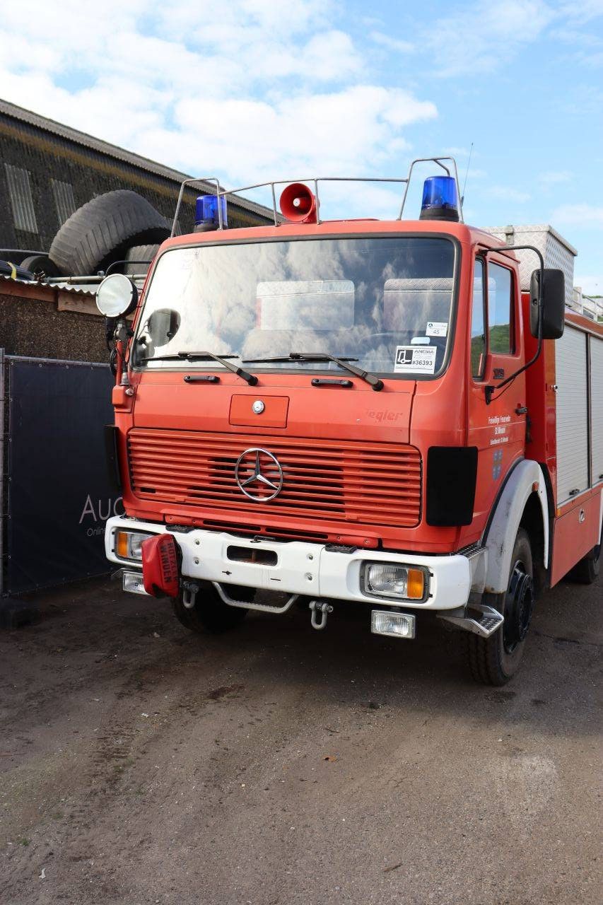 Feuerwehrauto Mercedes-Benz 1019 AF Diesel 192 PS 1983