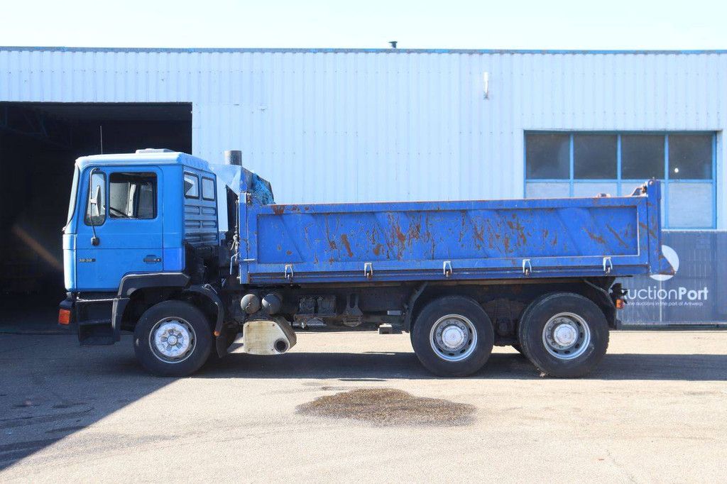 MAN 32.322 Diesel-Kipper, Baujahr 1996