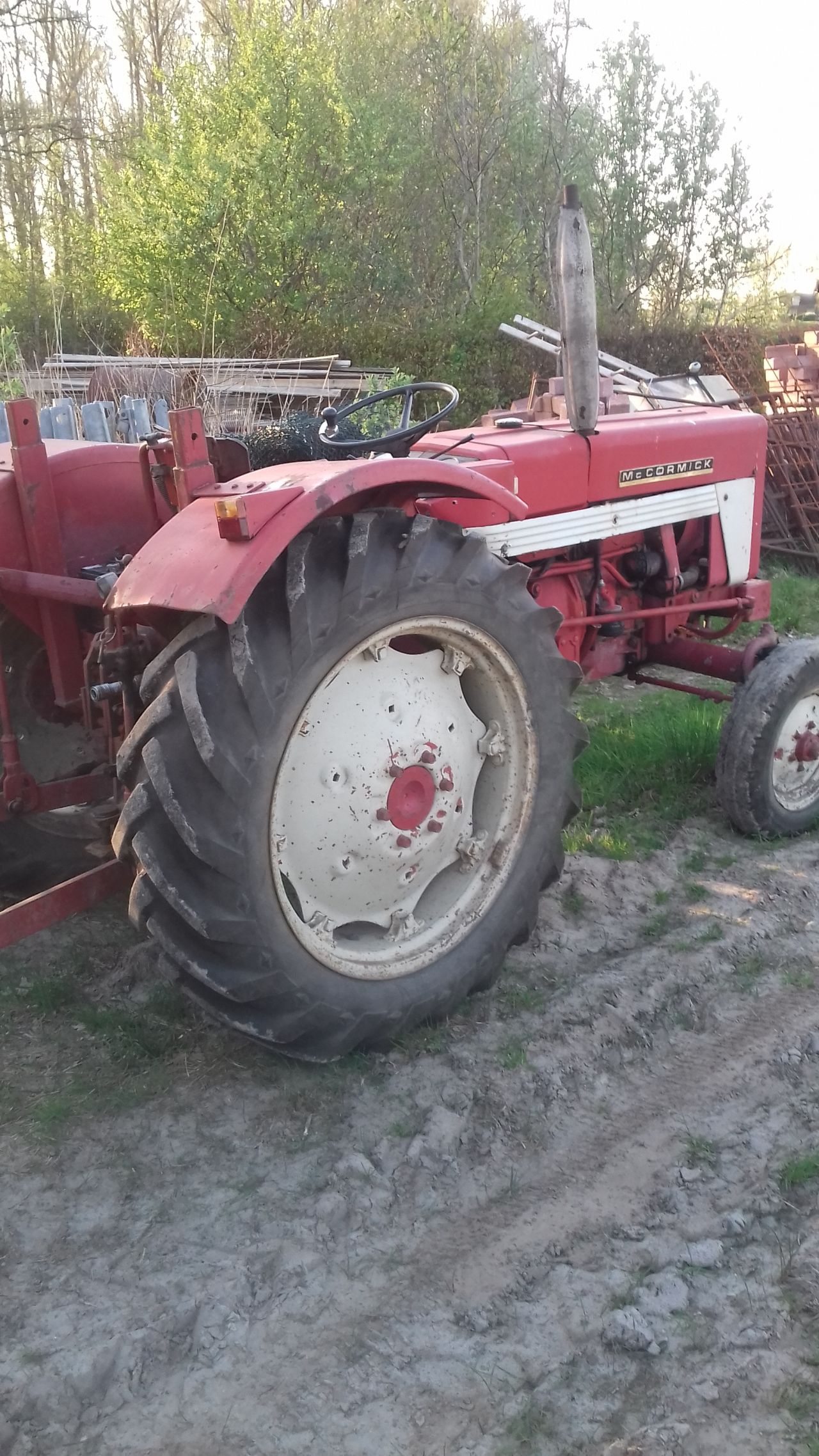Te koop McCormick 423 loopt mooi en alles werkt goed.