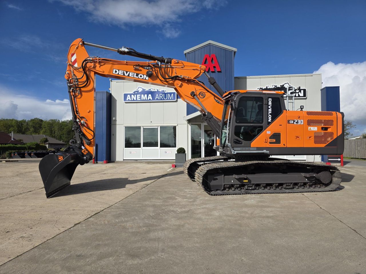 Develon DX230LC-9