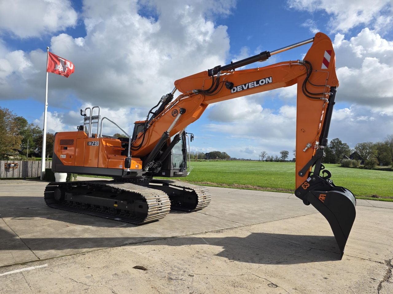Develon DX230LC-9