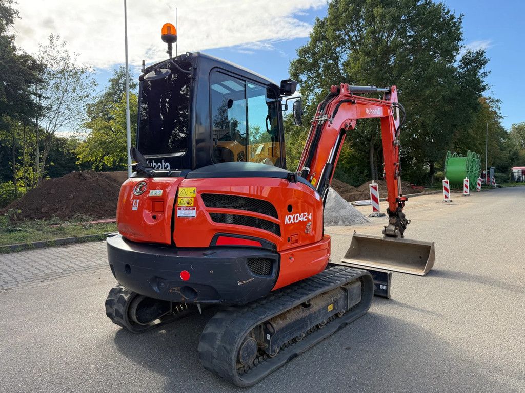 Kubota KX042