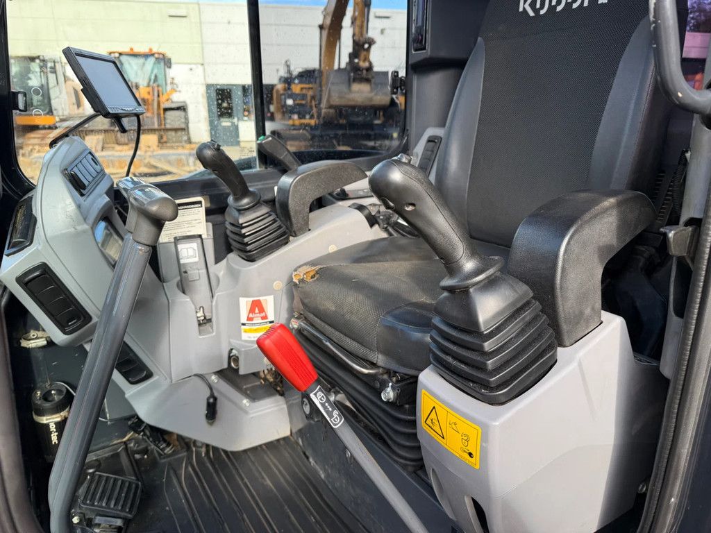 Kubota KX042