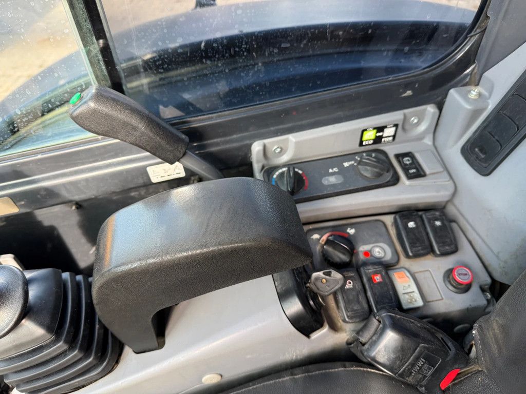 Kubota KX042