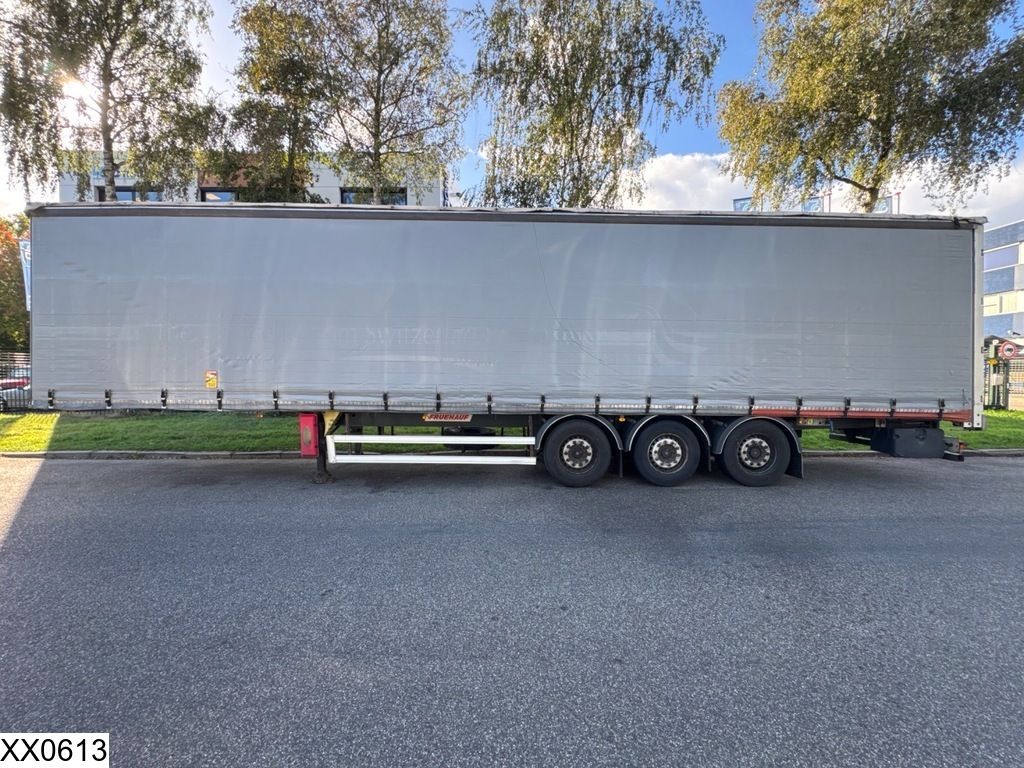 Fruehauf Tautliner Lift axle