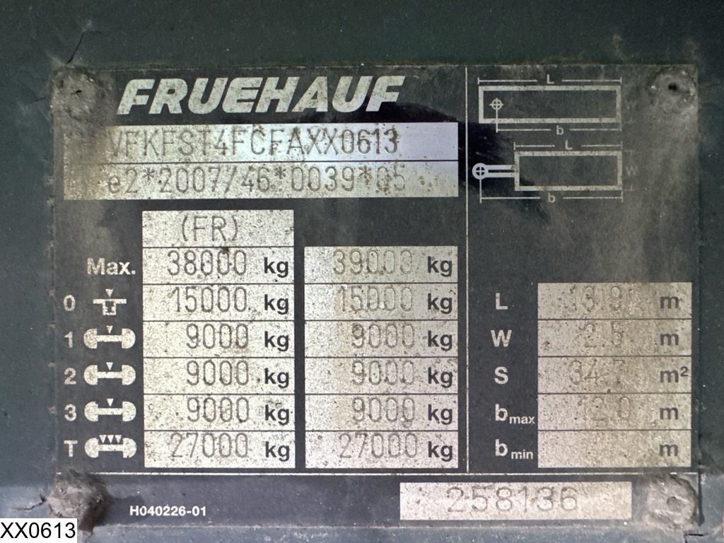 Fruehauf Tautliner Lift axle
