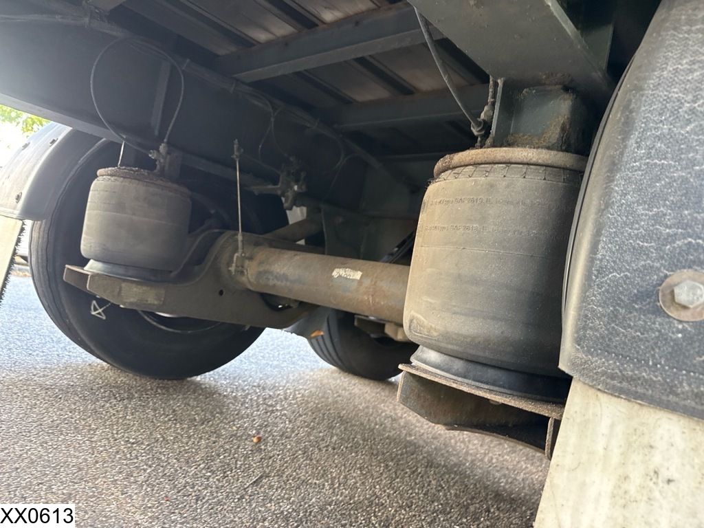 Fruehauf Tautliner Lift axle