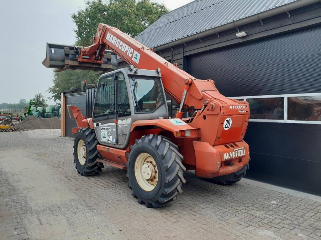 Manitou MT 1337 SL T verreiker met bak en vorken