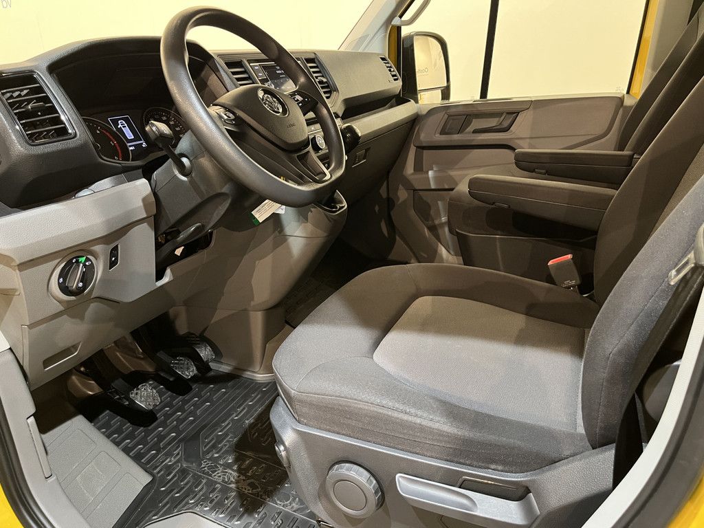 Volkswagen Crafter 35 2.0 TDI L3H2 140 PK / Euro 6 / 3.000 KG Trekgewicht / Airco / Camera / Carplay