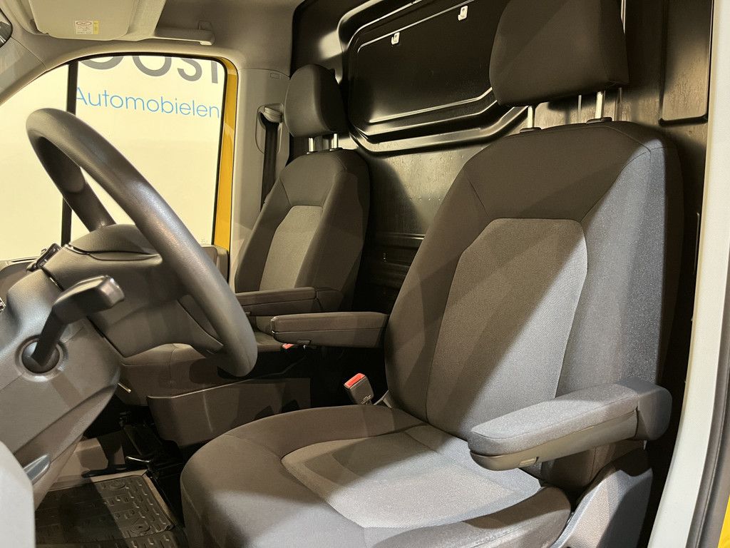 Volkswagen Crafter 35 2.0 TDI L3H2 140 PK / Euro 6 / 3.000 KG Trekgewicht / Airco / Camera / Carplay