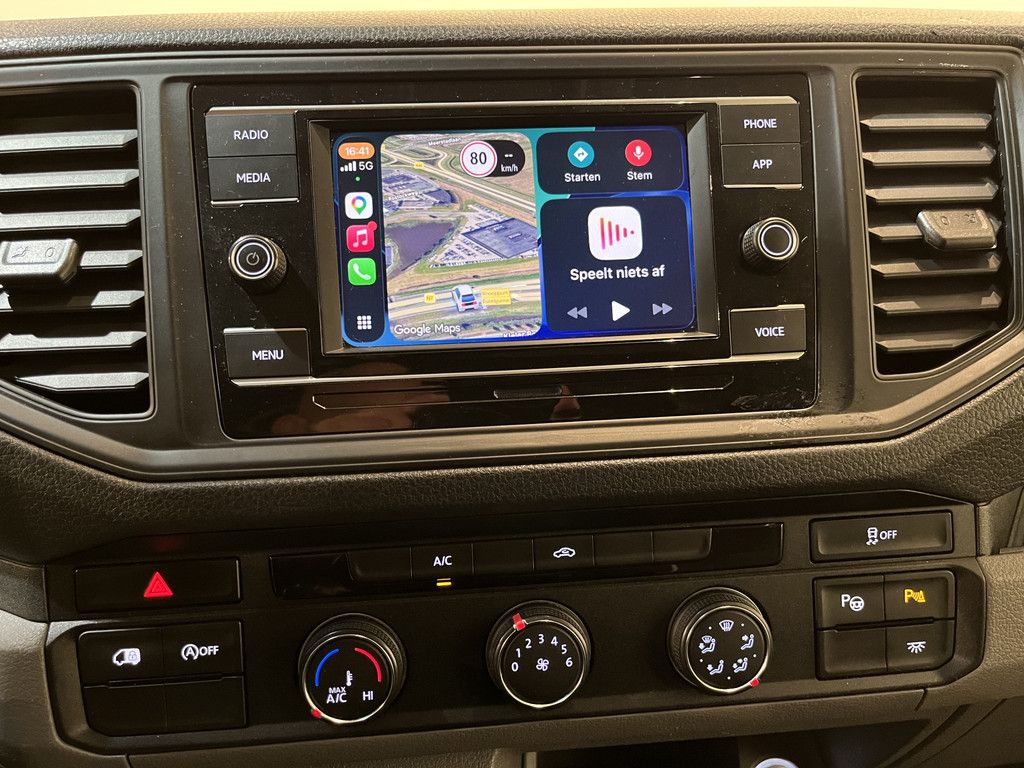 Volkswagen Crafter 35 2.0 TDI L3H2 140 PK / Euro 6 / 3.000 KG Trekgewicht / Airco / Camera / Carplay