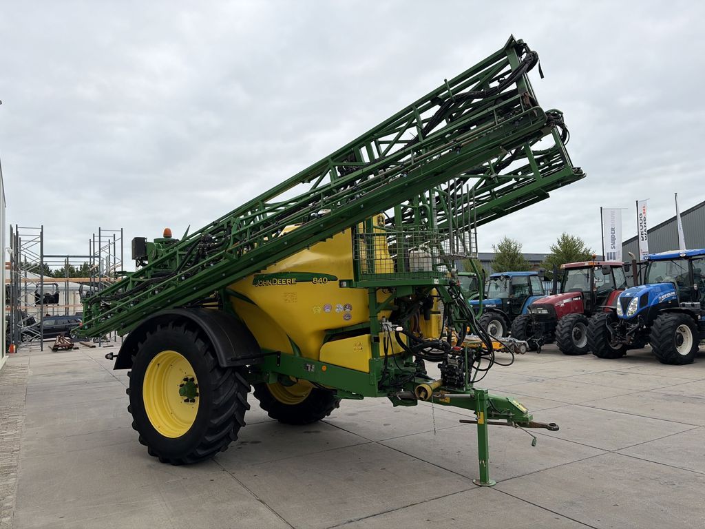 John Deere 840i Veldspuit