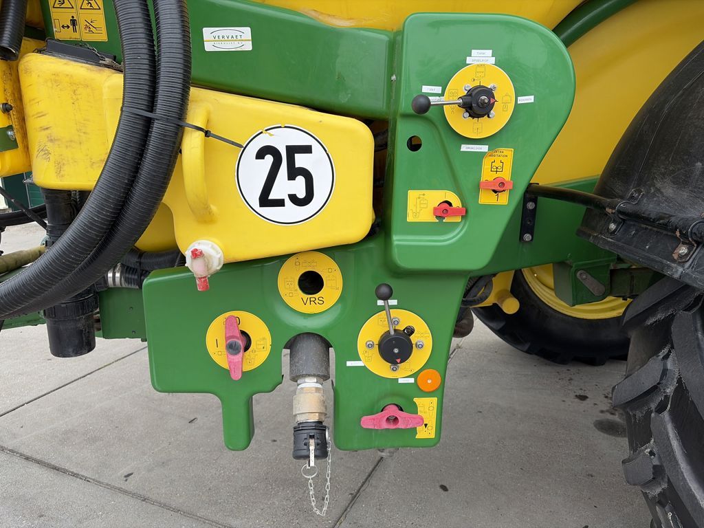 John Deere 840i Veldspuit