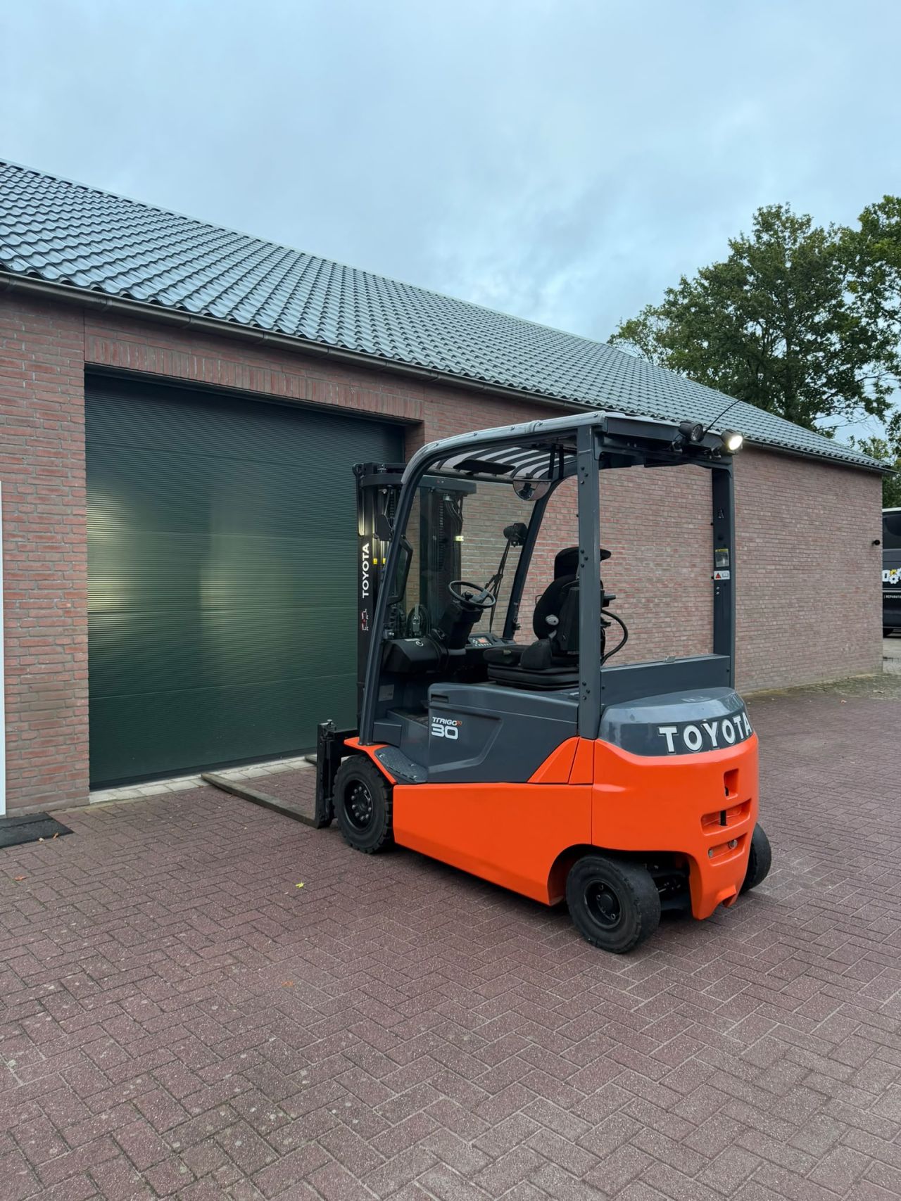 Toyota 8FBMT30 3000kg bj 2021 triplo elektrische heftruck