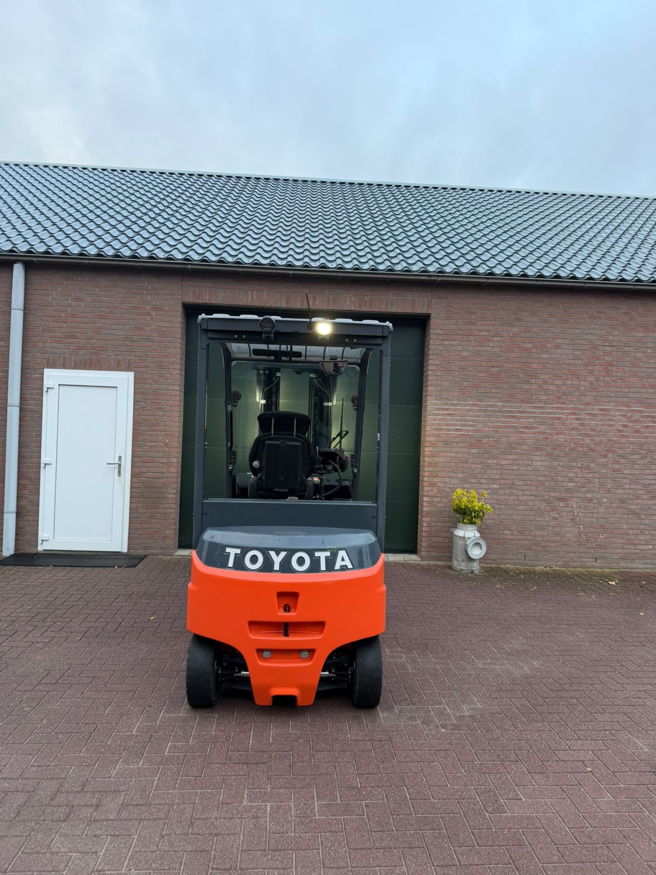 Toyota 8FBMT30 3000kg bj 2021 triplo elektrische heftruck