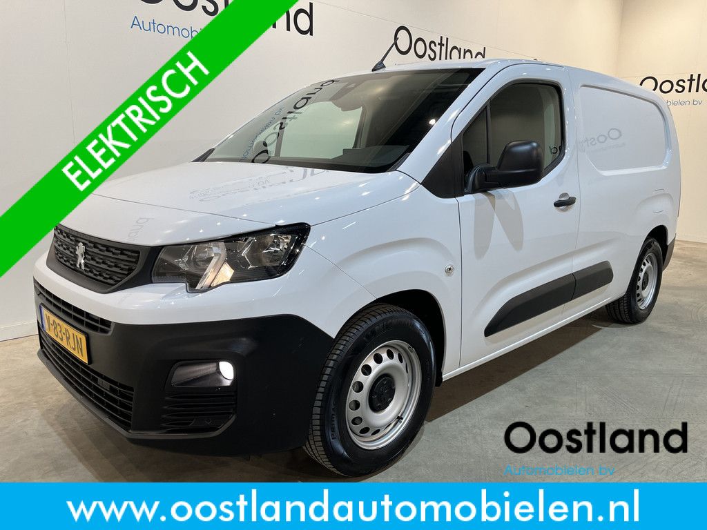 Peugeot e-Partner Premium Long 50 kWh / 100% elektrisch !! / SOH 95% / CCS Snelladen / Airco / Cruise Control / Camera / CarPlay / Navigatie / 3-Zits / 4.900 KM !!