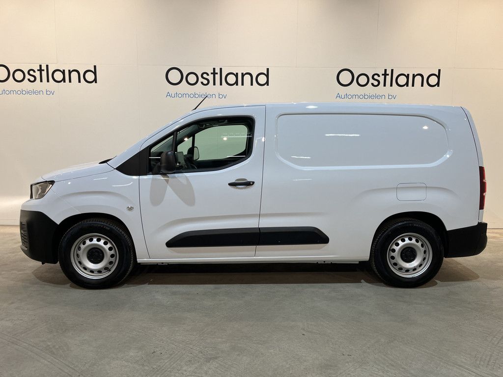 Peugeot e-Partner Premium Long 50 kWh / 100% elektrisch !! / SOH 95% / CCS Snelladen / Airco / Cruise Control / Camera / CarPlay / Navigatie / 3-Zits / 4.900 KM !!