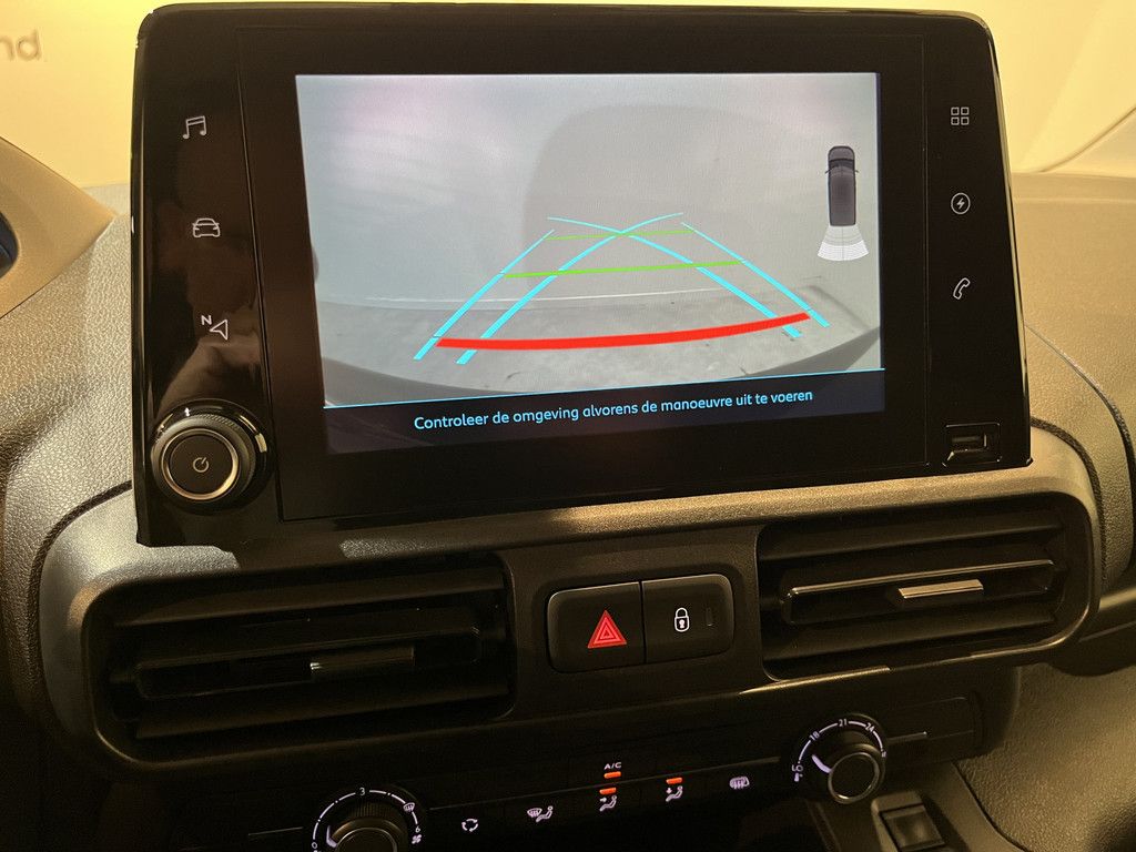 Peugeot e-Partner Premium Long 50 kWh / 100% elektrisch !! / SOH 95% / CCS Snelladen / Airco / Cruise Control / Camera / CarPlay / Navigatie / 3-Zits / 4.900 KM !!