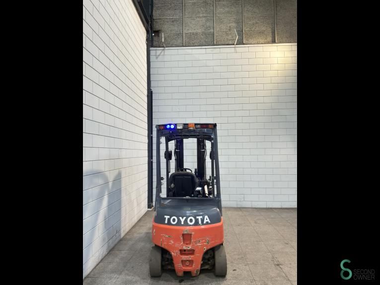 Gabelstapler Elektrisch Toyota 8 FBMT 20 2015