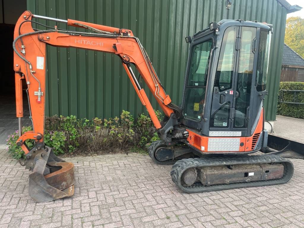 Hitachi ZX 30 U-2 3250kg
