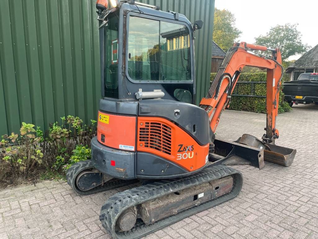 Hitachi ZX 30 U-2 3250kg