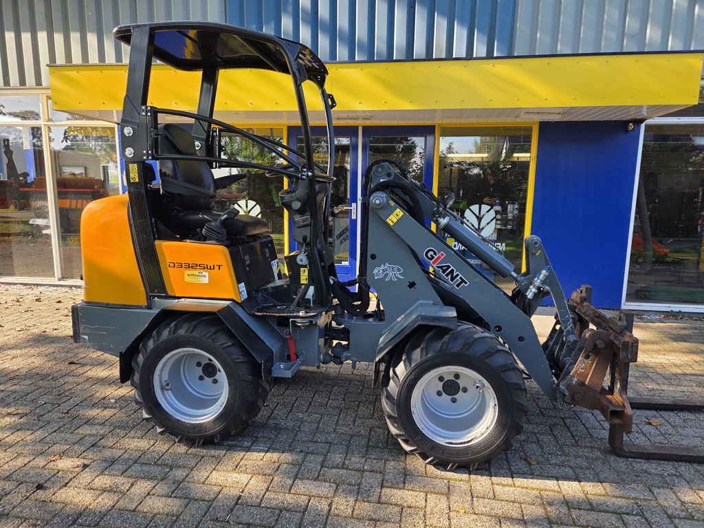 Giant D332SWT