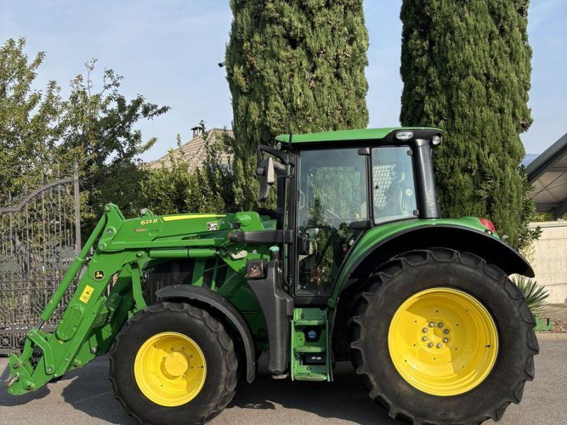 John Deere 6110M