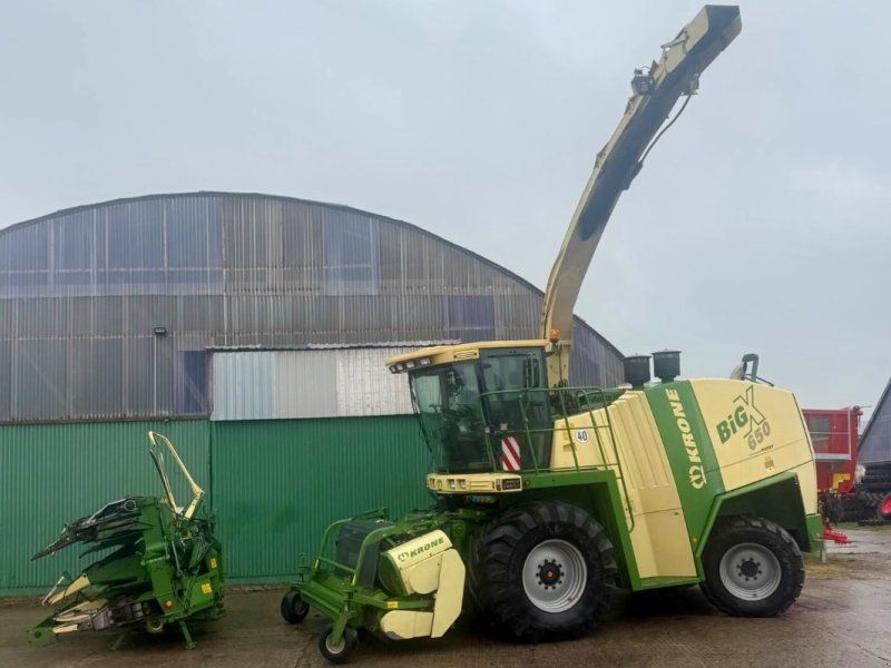 Krone Big X 650 + Vorsatzgeräte