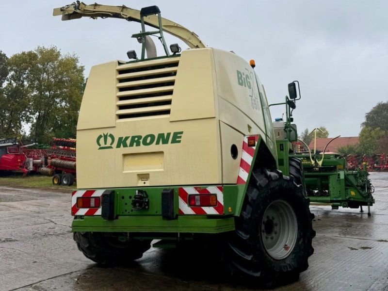 Krone Big X 650 + Vorsatzgeräte