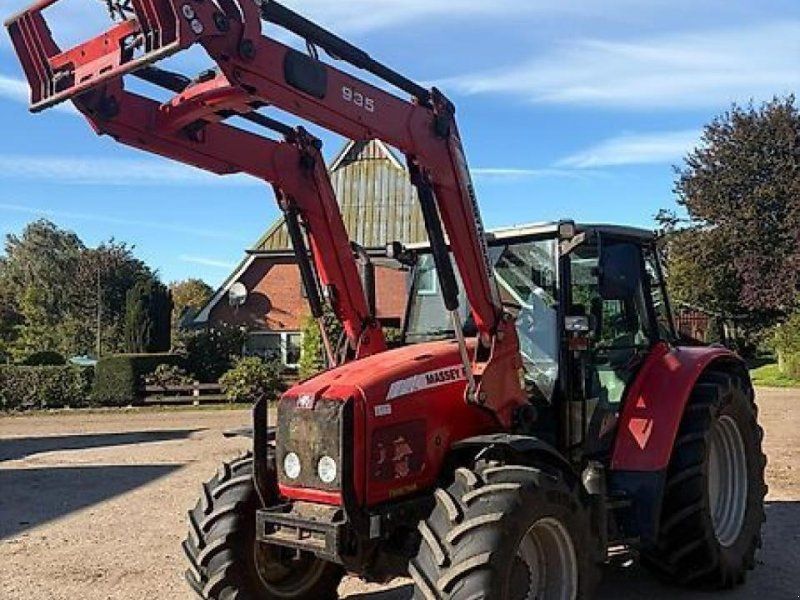Massey Ferguson 5435