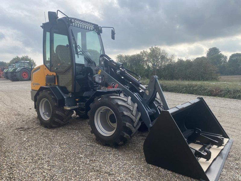 Giant G2700 HD