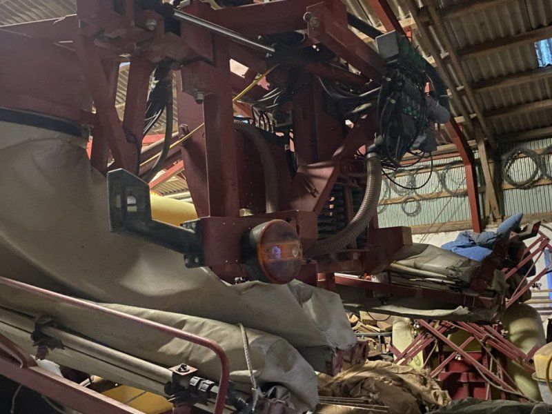 Hardi Commander 4200 med luft. Sprøjten er synes i 2025.