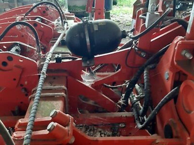 Kuhn STRIGER