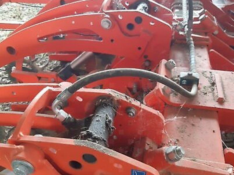 Kuhn STRIGER