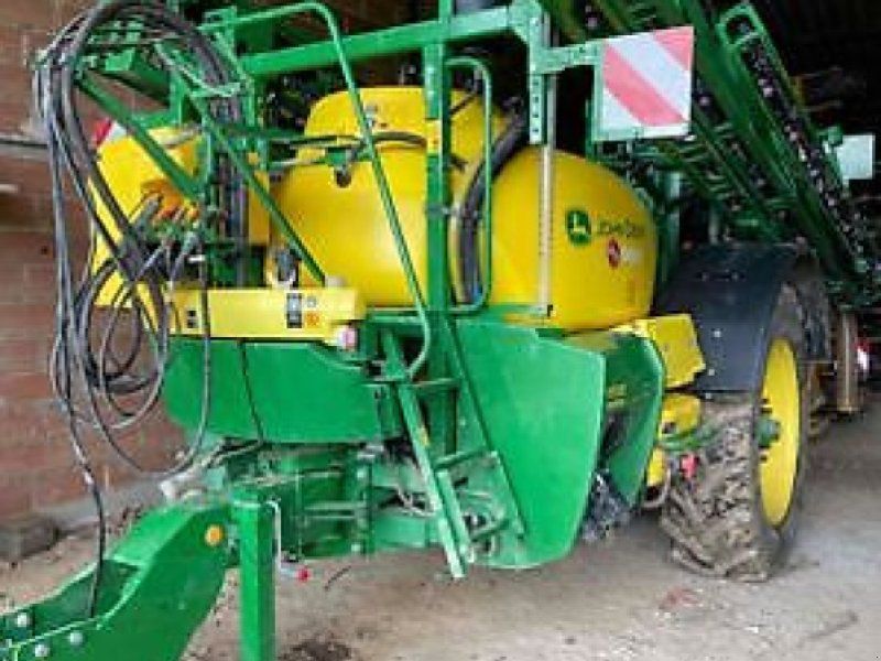 John Deere R732i power spray
