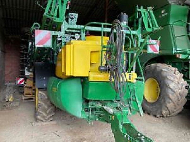 John Deere R732i power spray