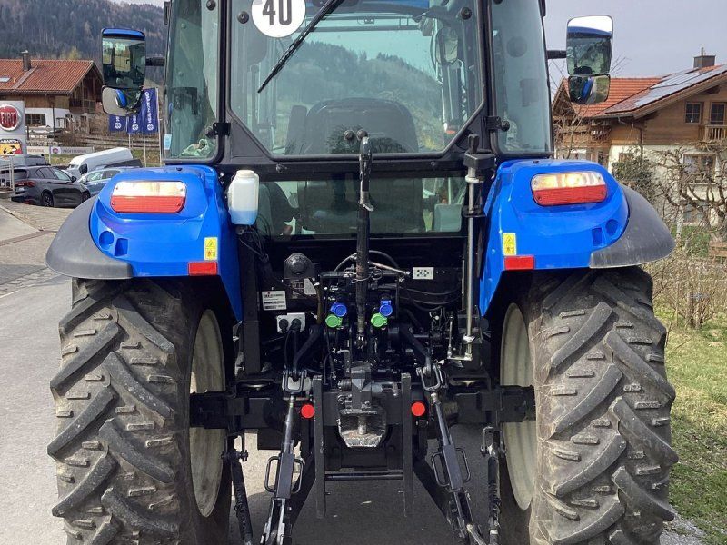 New Holland T4.55 mit Frontlader